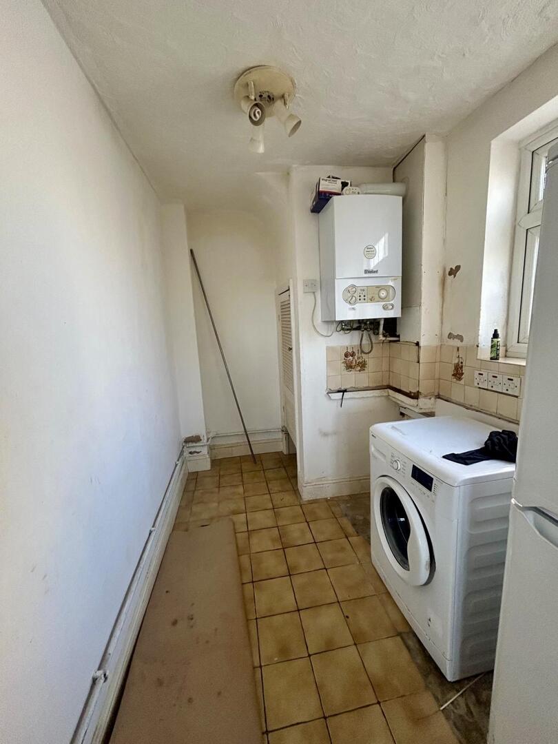 Adelphi Crescent, Hayes